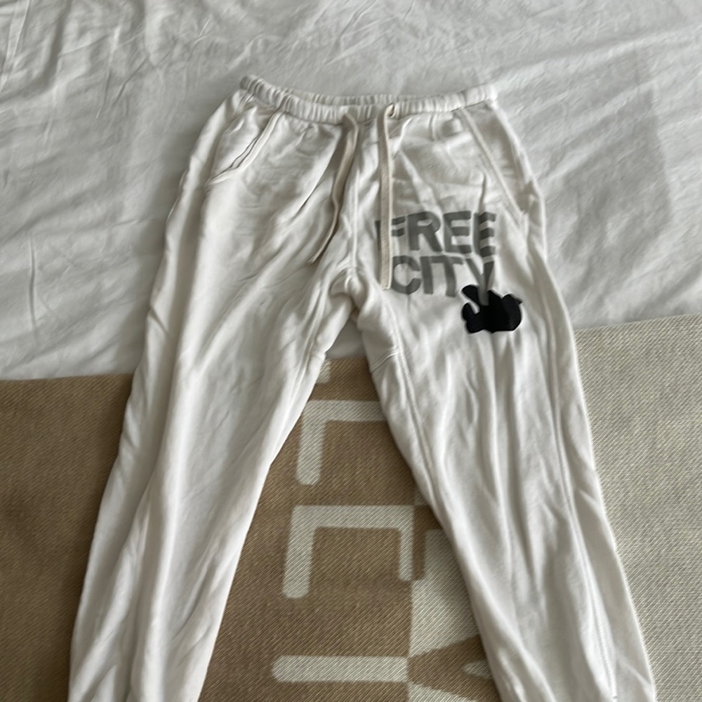 Free city sweatpants